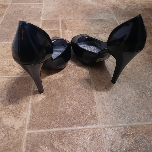 Women shoes - Picture 2 of 3